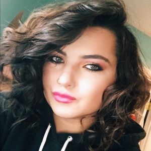 Meet your Posher, Shelby